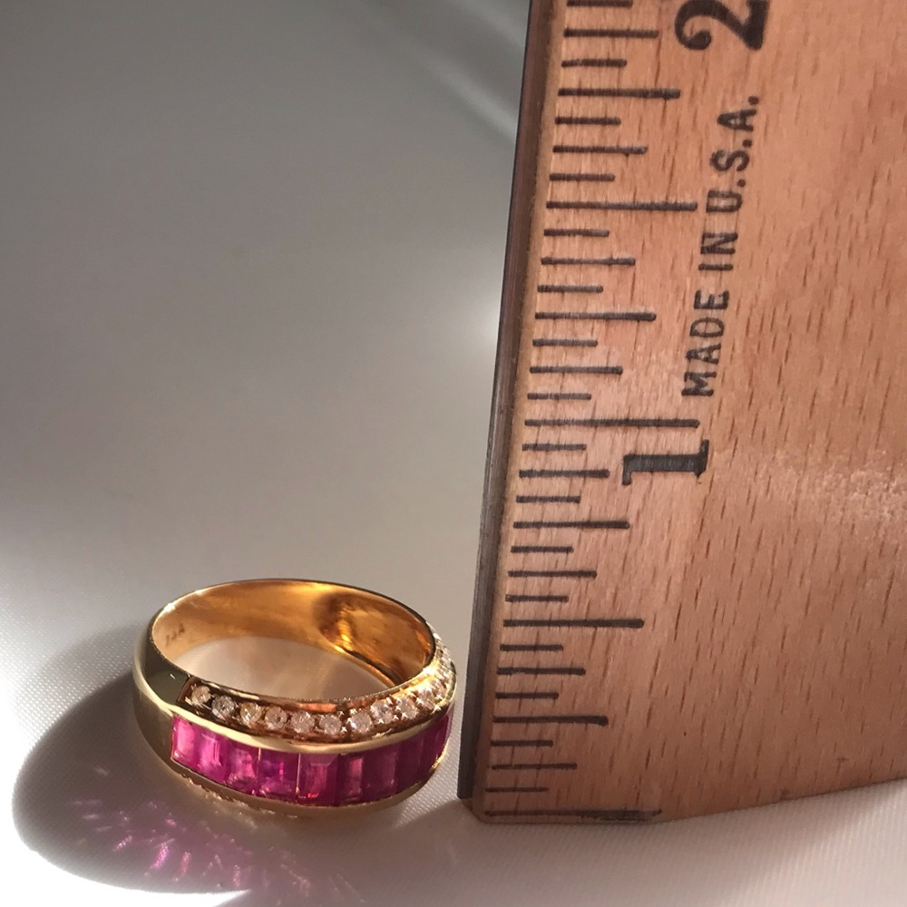 18K Ruby & Diamond Ring - Picture 9 of 16